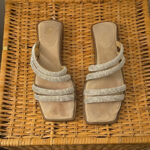 Vince Camuto Peomi Slide Crystal Size 10 Comes With BOX